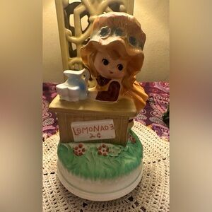 Ceramic Music Box Lemonade Stand My Way by Frank Sinatra Fred Roberts 1970s